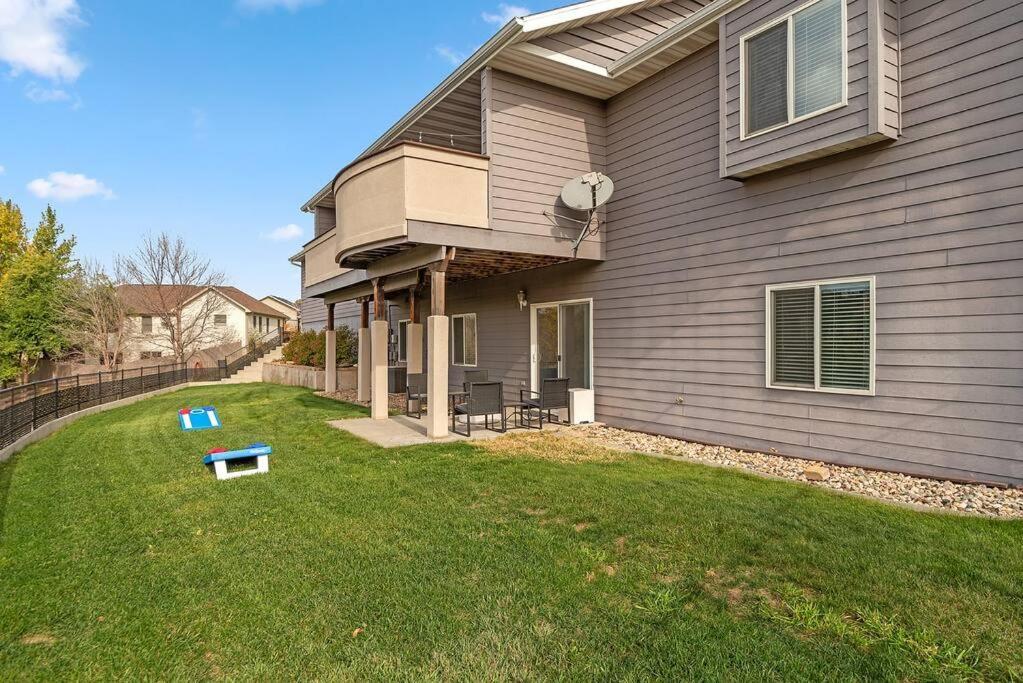 Modern Home-Garage-Scenic Patio Rapid City Exterior photo